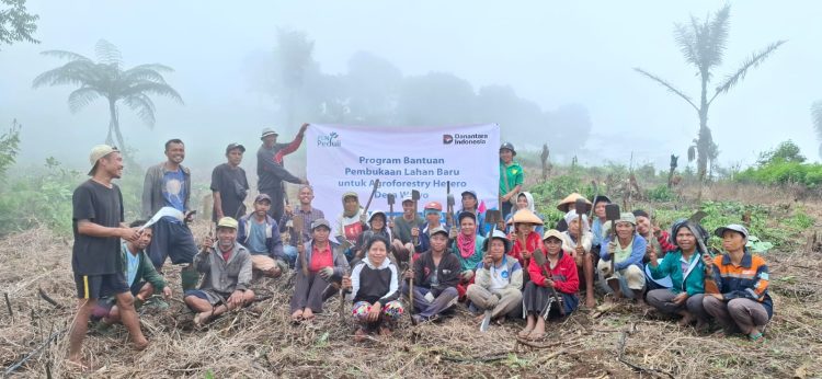 PLN Wujudkan Aspirasi Masyarakat Adat Melalui Program Agroforestry Hetero di Desa Wewo