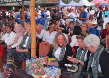 Wisatawan Asing Jelajahi Desa Adat di Hari Kedua Festival Internasional Lamaholot 2026
