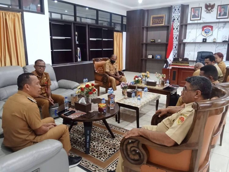 Wabup Nasir Dorong Strategi Baru Dongkrak Pajak Kendaraan Lembata