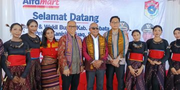 Grand Opening, Alfamart Bermitra Pasarkan Produk UMKM Lembata